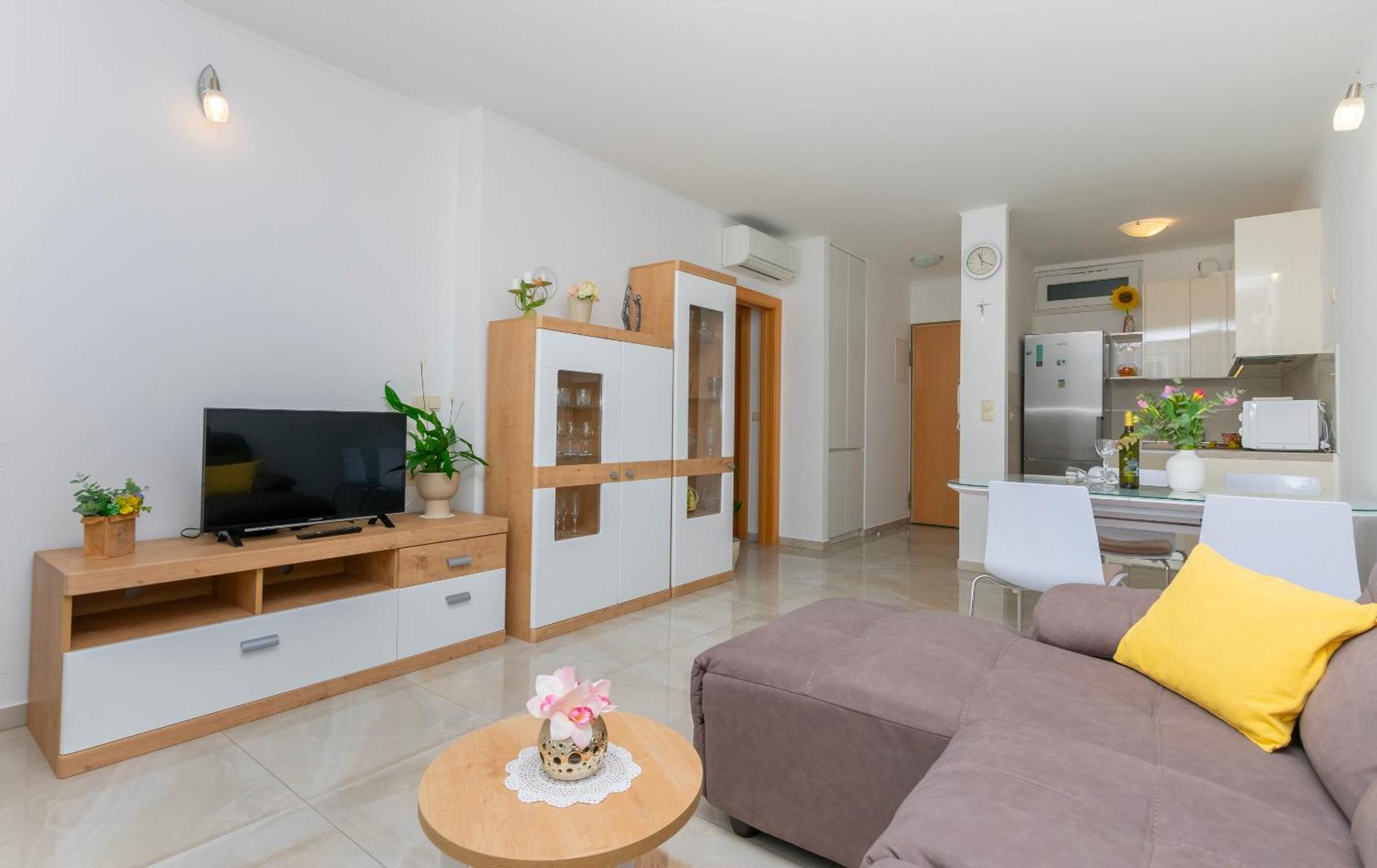 Apartment Ivanka Omis Bagian luar foto