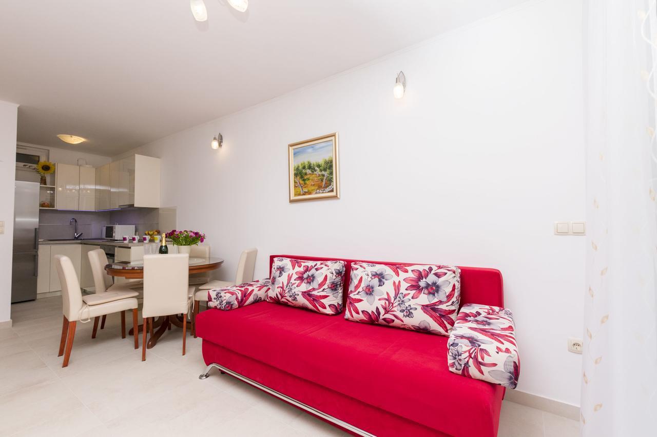Apartment Ivanka Omis Bagian luar foto