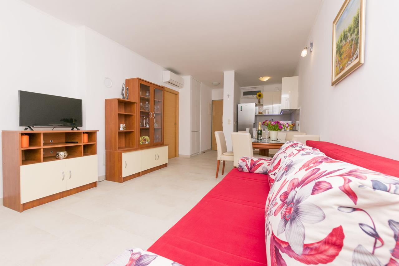 Apartment Ivanka Omis Bagian luar foto