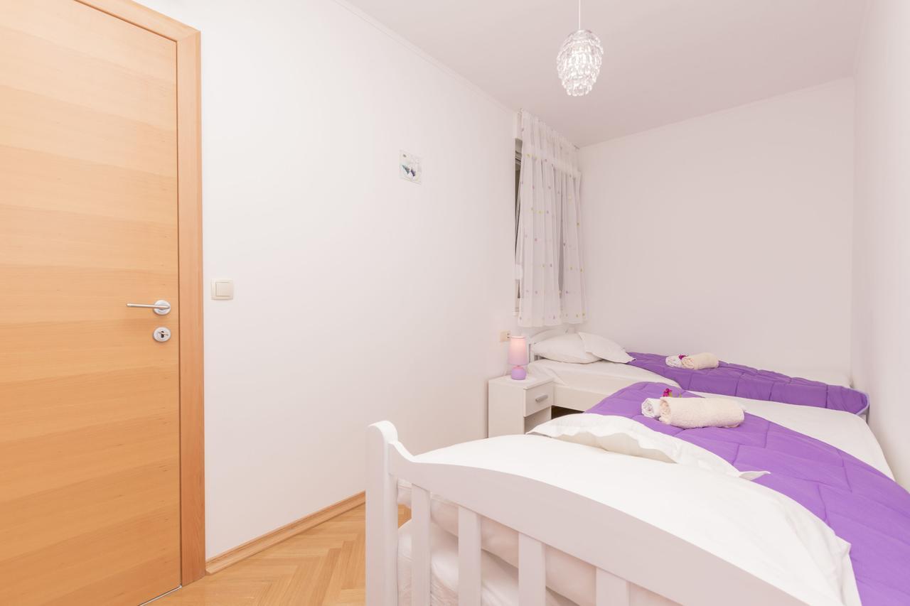 Apartment Ivanka Omis Bagian luar foto