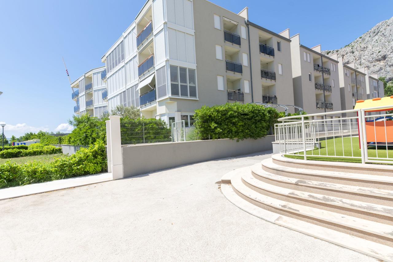 Apartment Ivanka Omis Bagian luar foto