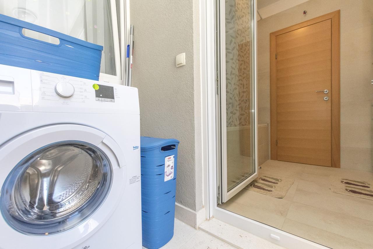 Apartment Ivanka Omis Bagian luar foto