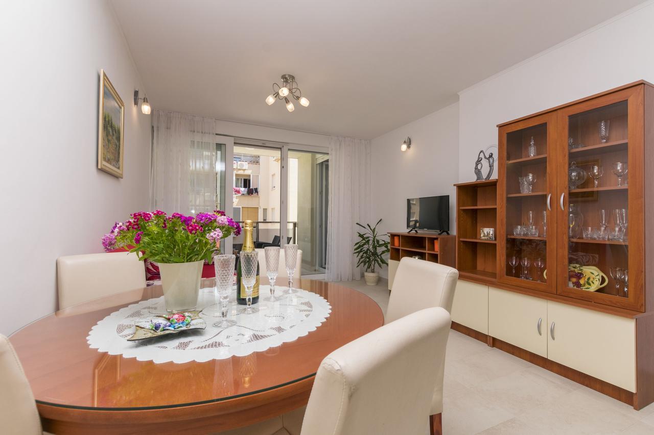 Apartment Ivanka Omis Bagian luar foto